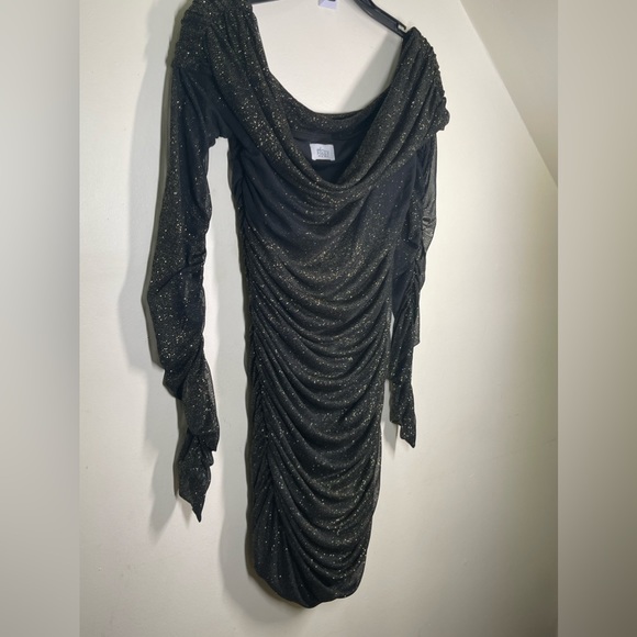 OH Polly body-con dress - Picture 2 of 6